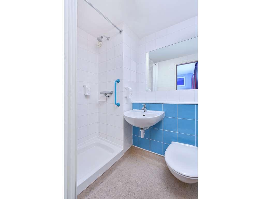 Travelodge Middlewich Room photo